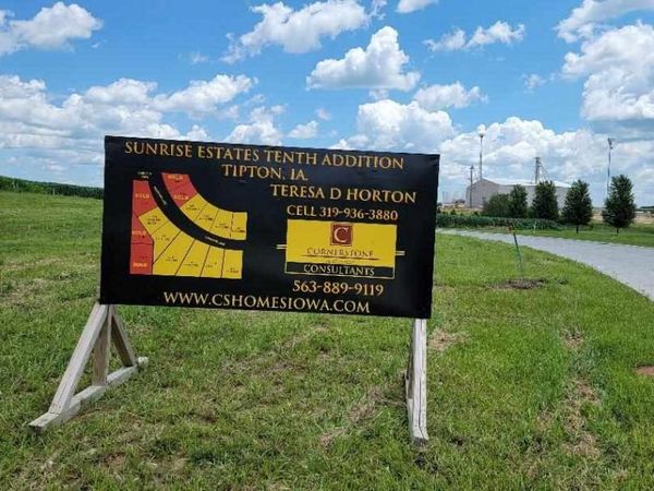 10 Lots Parkview Dr, Tipton, IA 52772