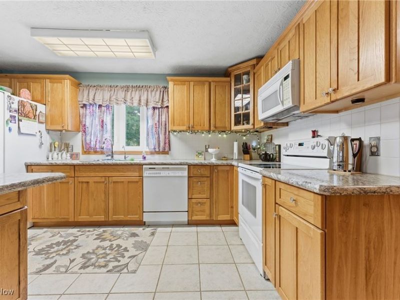 8459 Whitmer Avenue NE, Canton, OH 44721 Photo 30