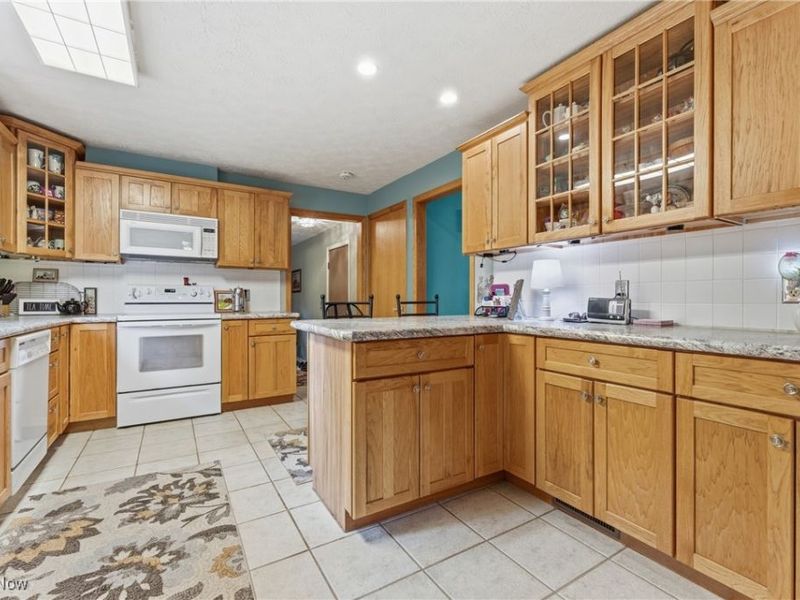 8459 Whitmer Avenue NE, Canton, OH 44721 Photo 31