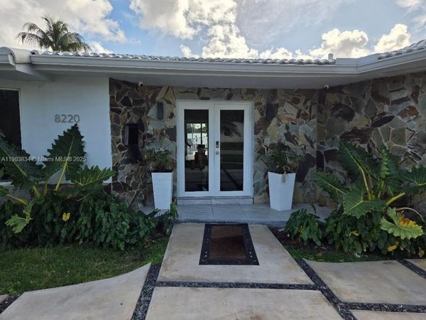 8220 SW 48th St, Miami, FL 33155