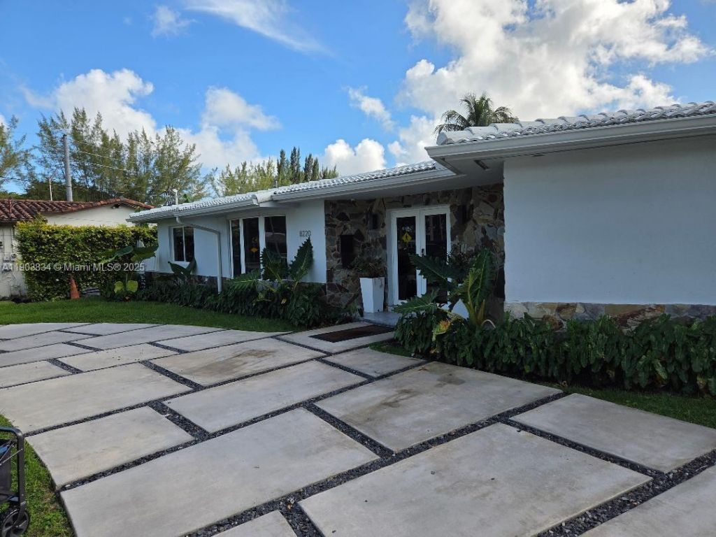 8220 SW 48th St, Miami, FL 33155 Photo