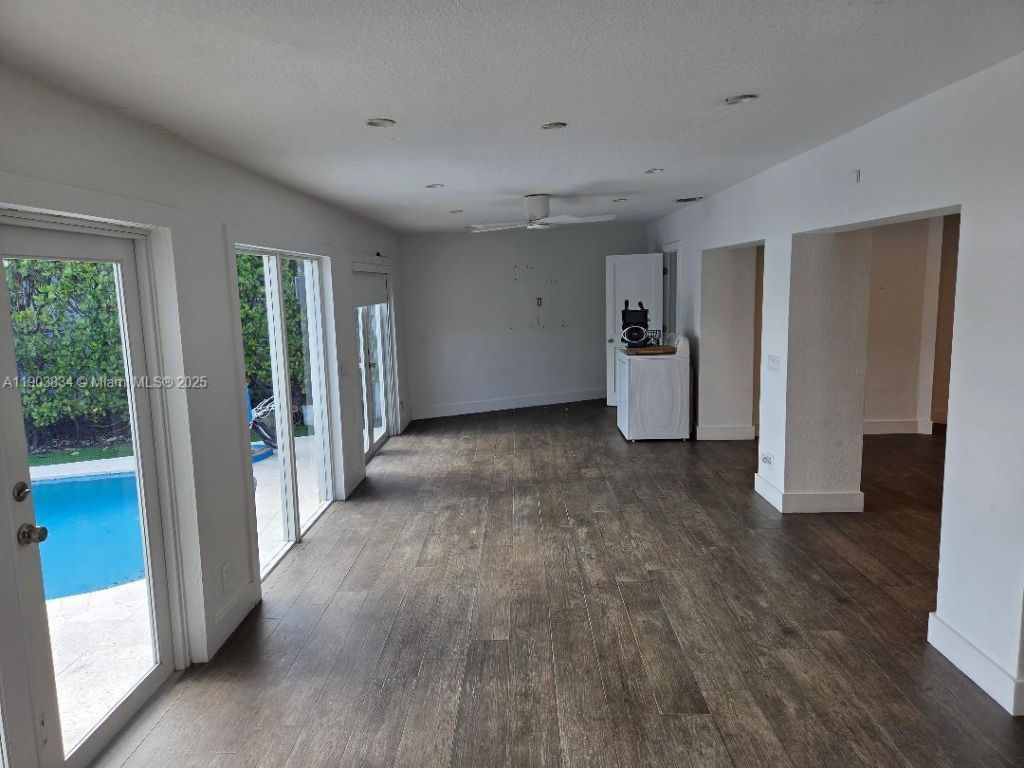 8220 SW 48th St, Miami, FL 33155 Photo