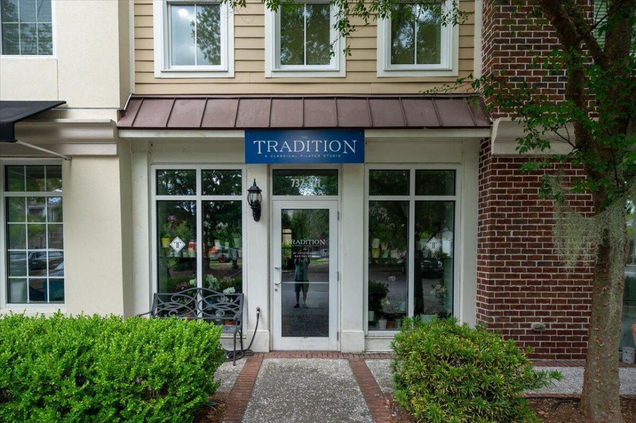 732 S Shelmore Boulevard Photo 16