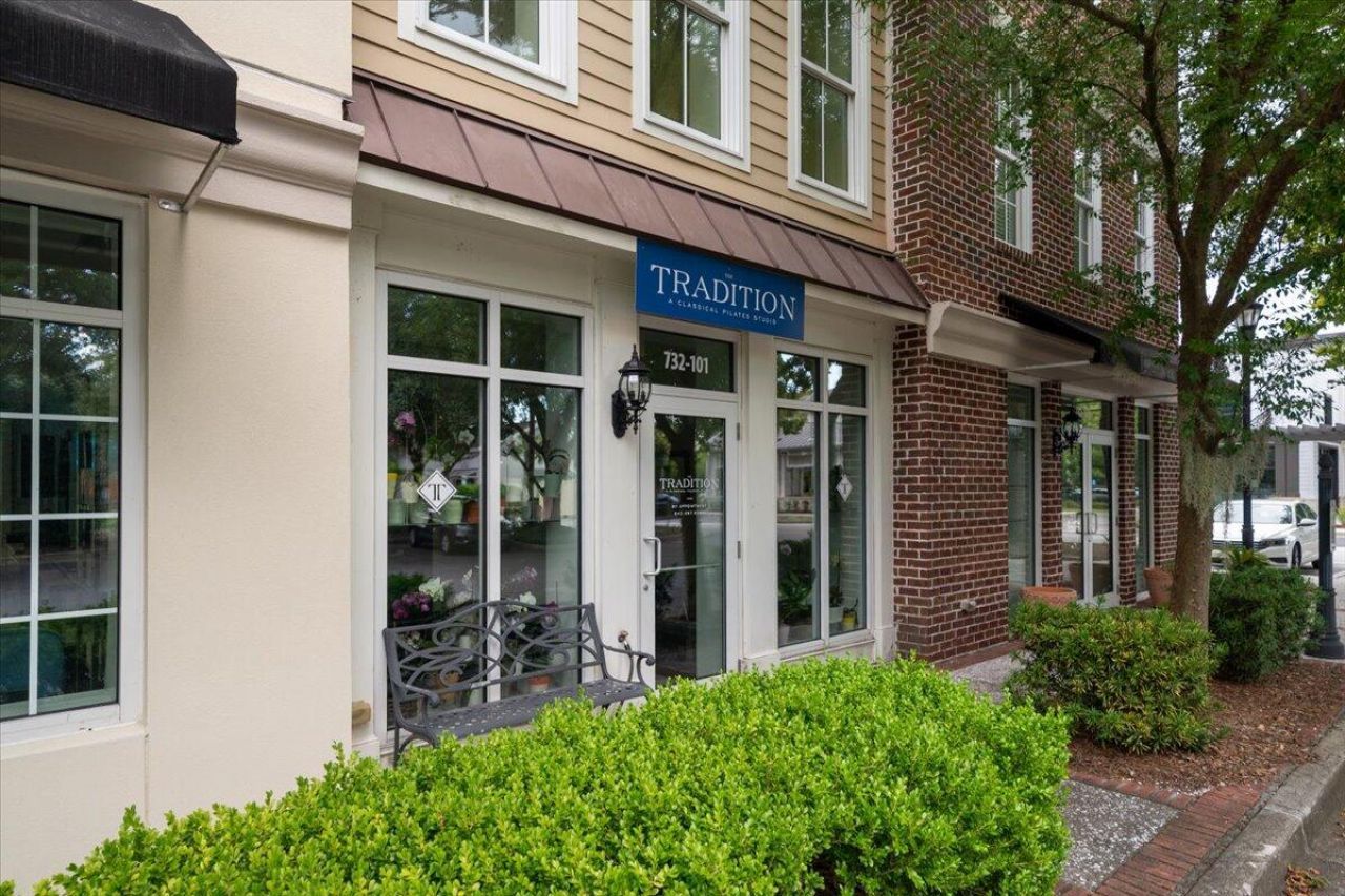 732 S Shelmore Boulevard Photo 17