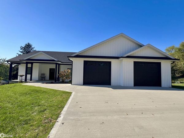 1005 W 8th Street N, Newton, IA 50208