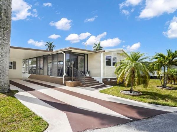 8560 SW 20th St, Davie, FL 33324