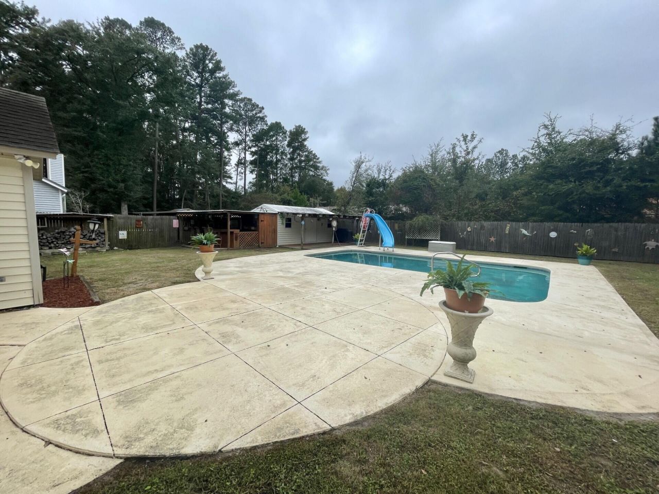 219 Gloria Street Photo 15