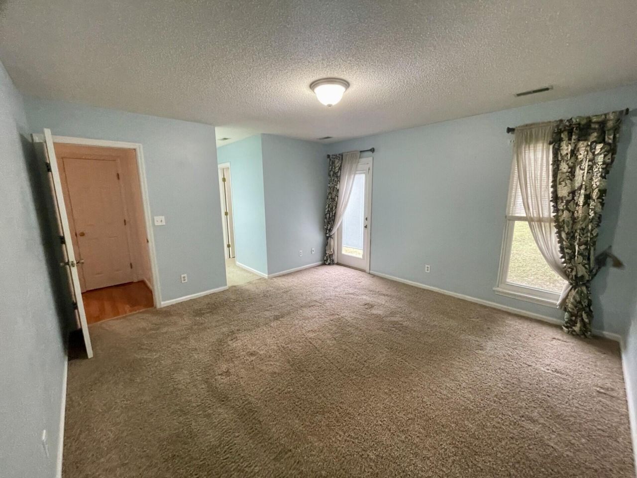 219 Gloria Street Photo 16