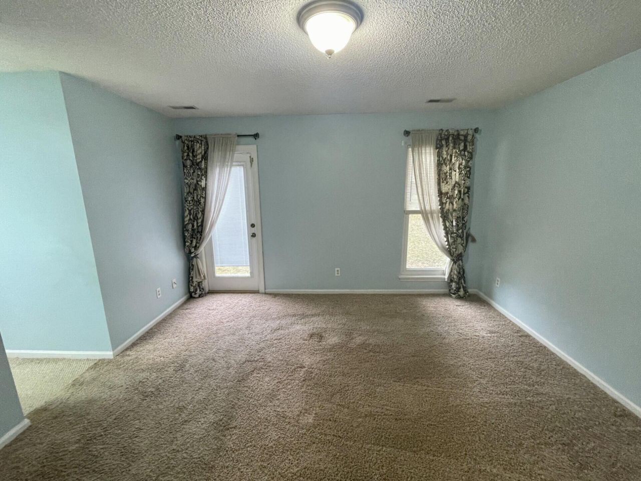 219 Gloria Street Photo 17