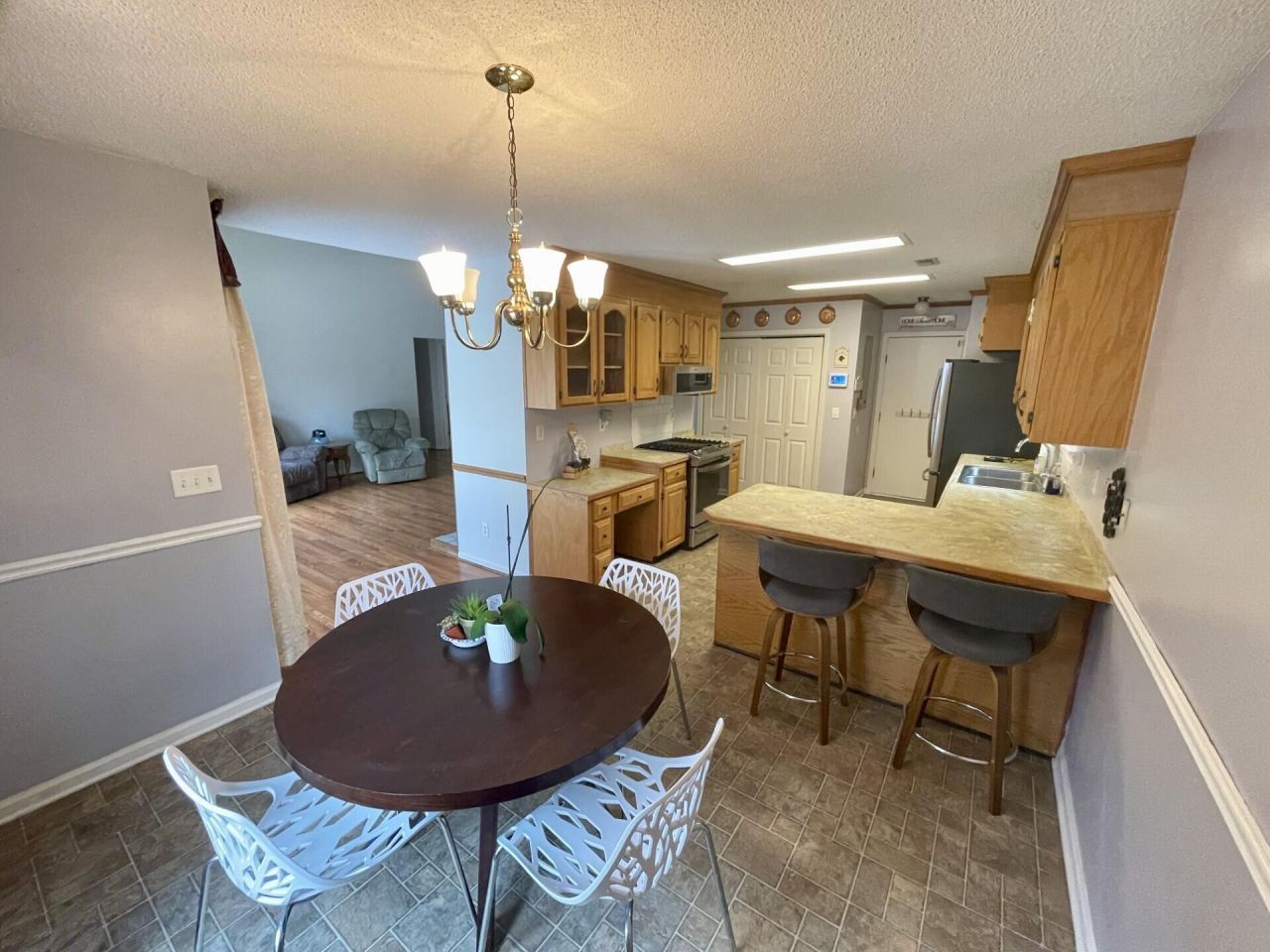 219 Gloria Street Photo 24