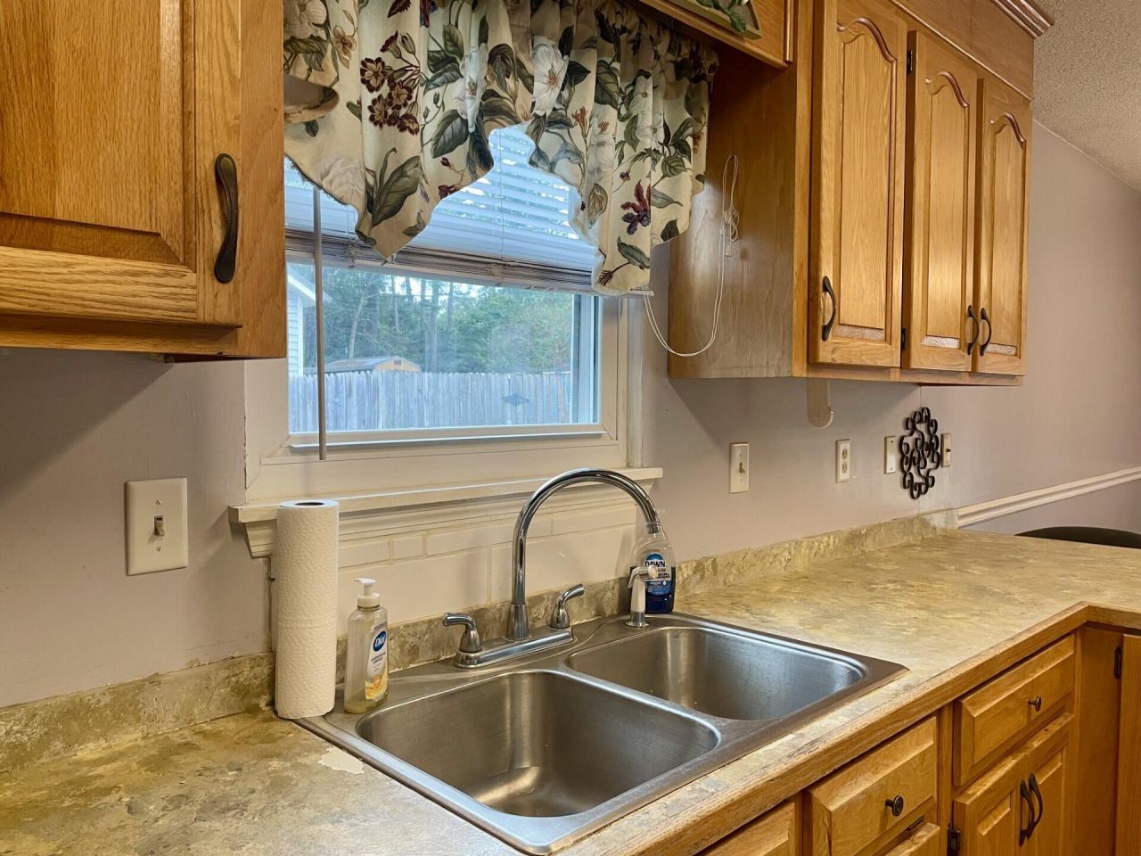 219 Gloria Street Photo 28