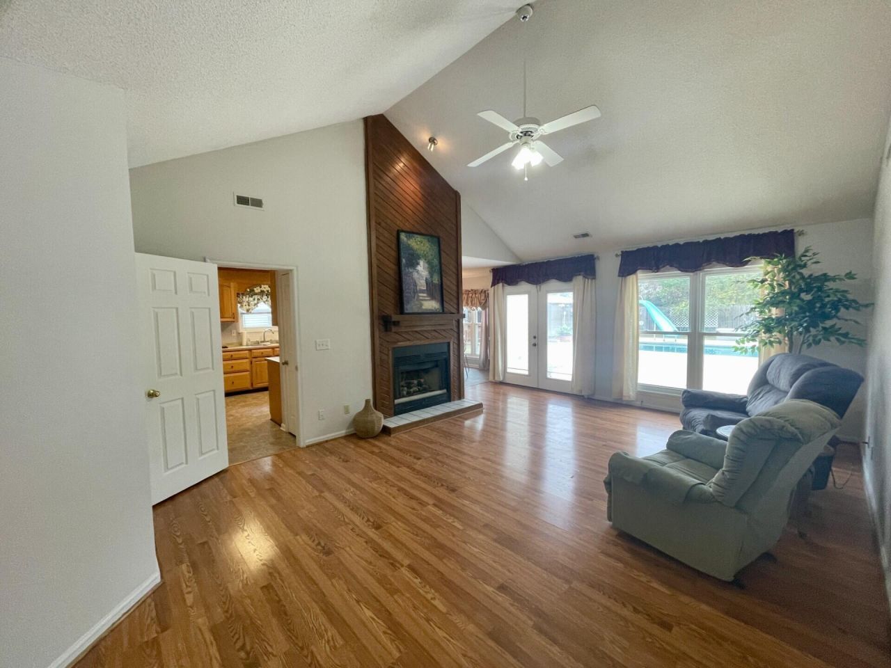 219 Gloria Street Photo 29