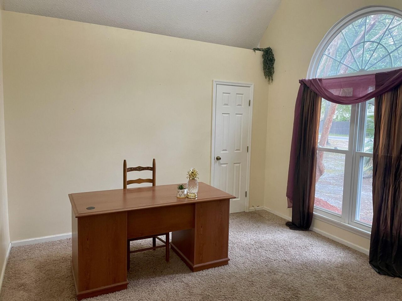 219 Gloria Street Photo 35