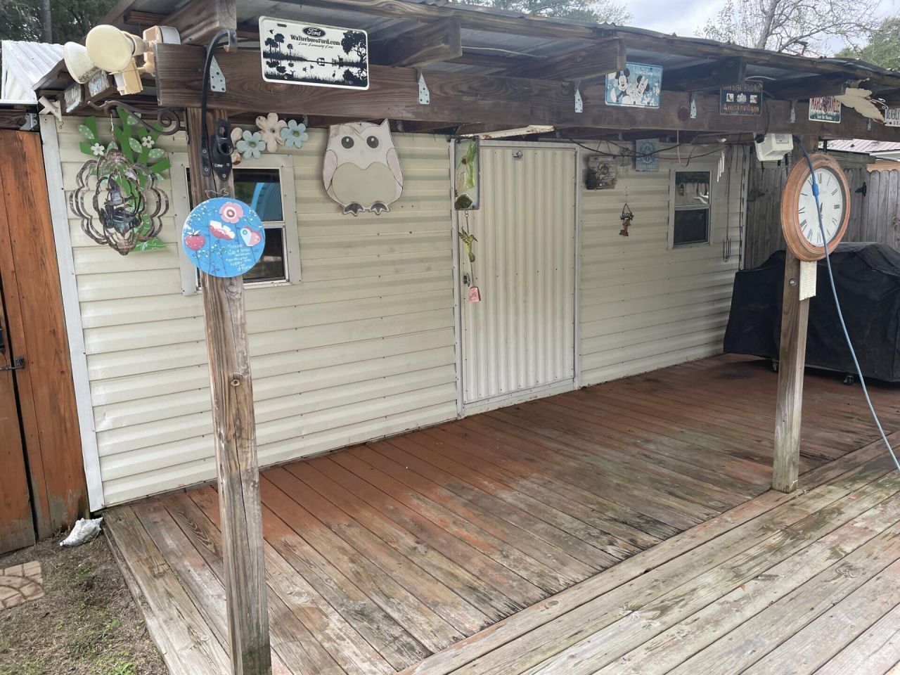 219 Gloria Street Photo 37