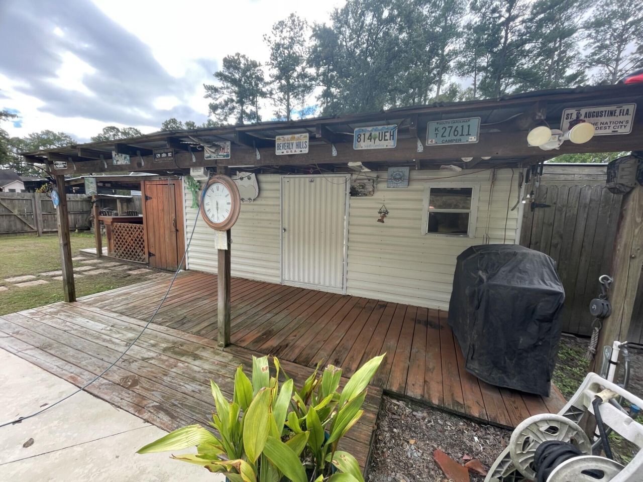 219 Gloria Street Photo 38