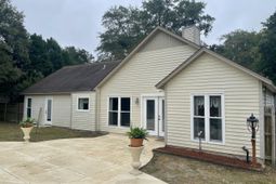 219 Gloria Street photo 4