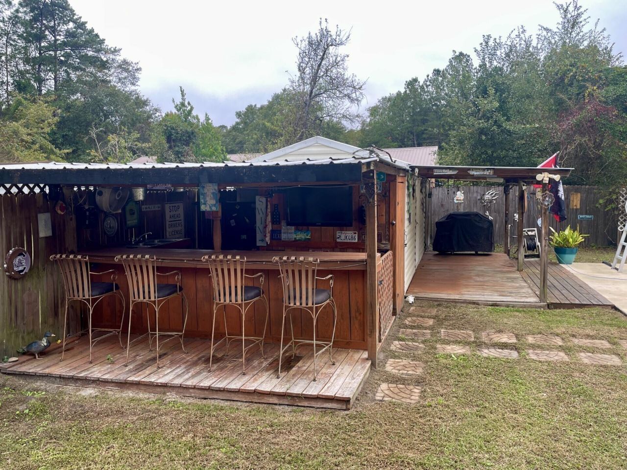 219 Gloria Street Photo 41