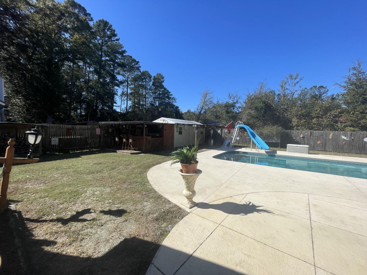 219 Gloria Street Photo 45