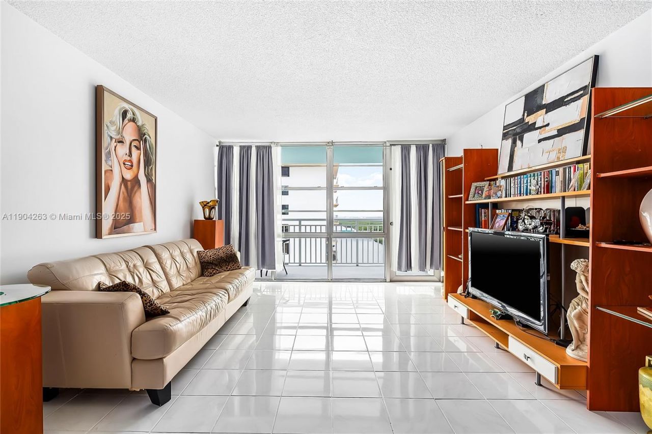 301 174th St, Unit 2208, Sunny Isles Beach, FL 33160 Photo