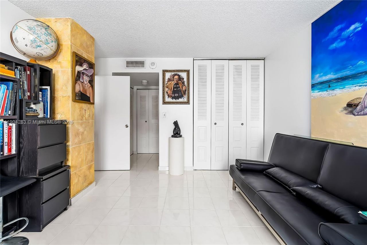 301 174th St, Unit 2208, Sunny Isles Beach, FL 33160 Photo