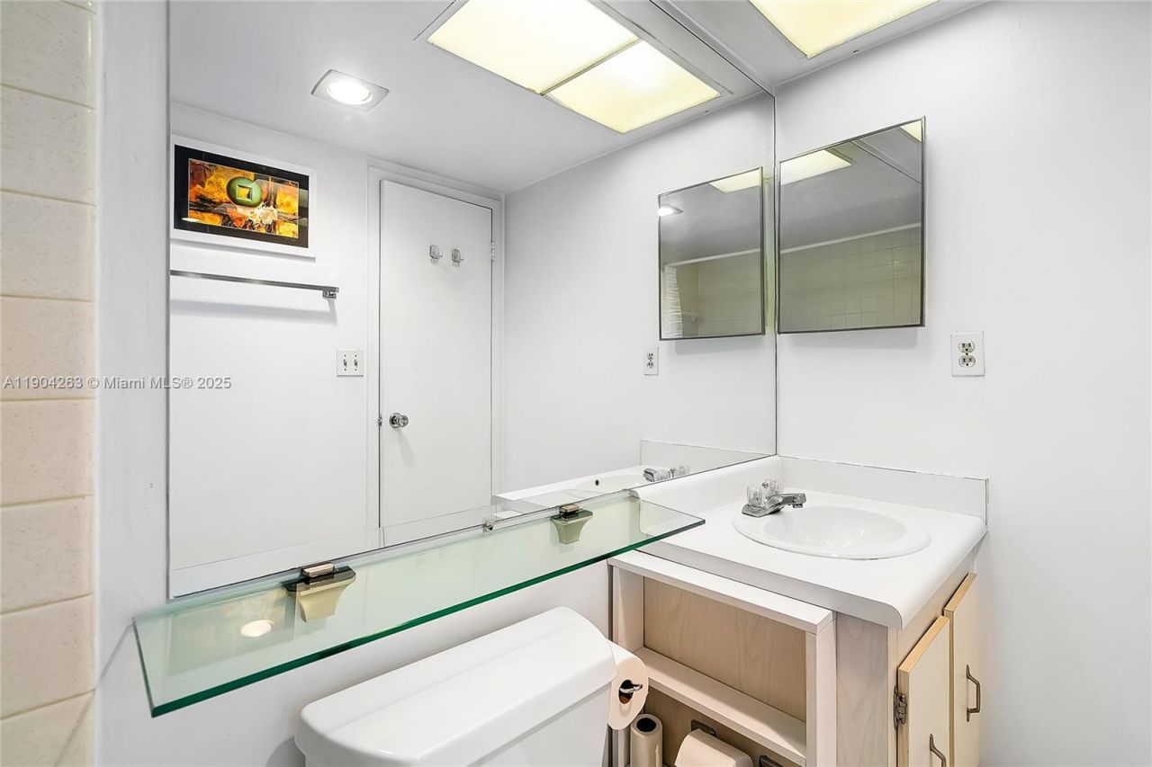 301 174th St, Unit 2208, Sunny Isles Beach, FL 33160 Photo