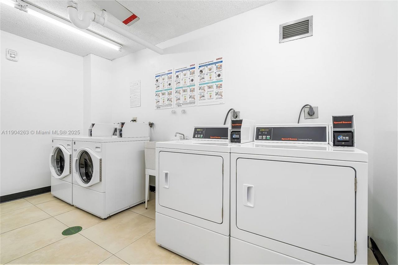 301 174th St, Unit 2208, Sunny Isles Beach, FL 33160 Photo