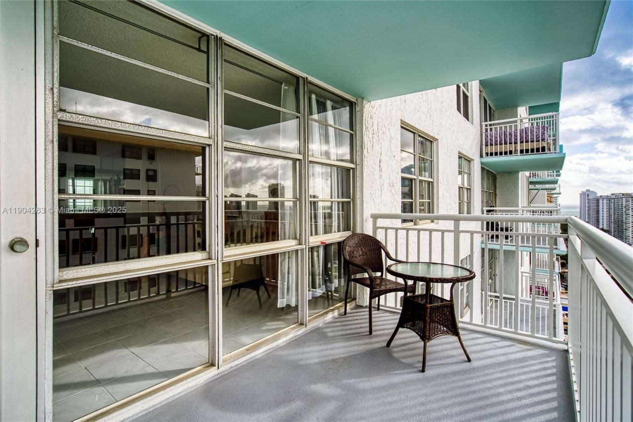 301 174th St, Unit 2208, Sunny Isles Beach, FL 33160 Photo