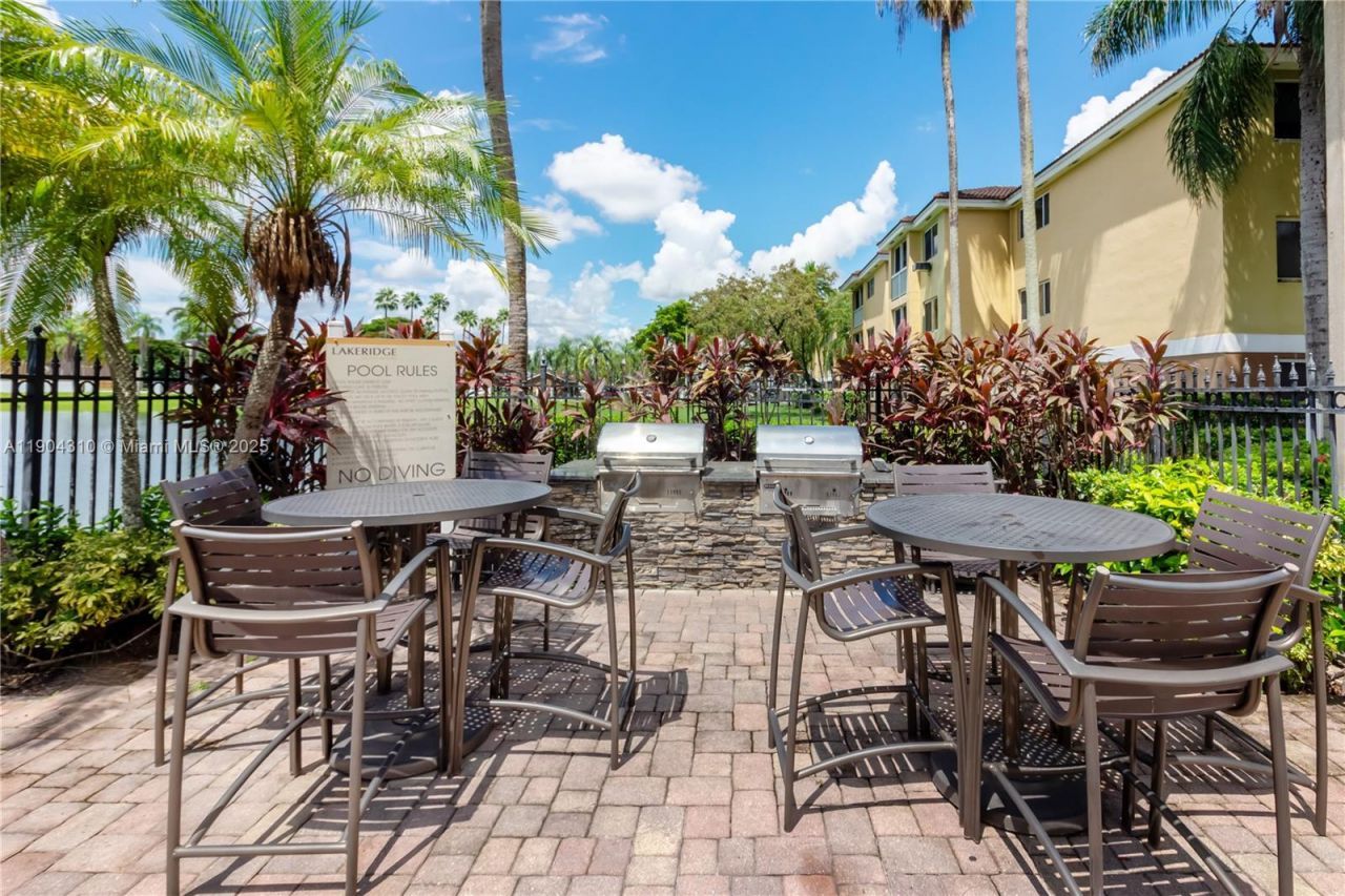 17230 NW 64th Ave, Unit -, Miami Lakes, FL 33015 Photo