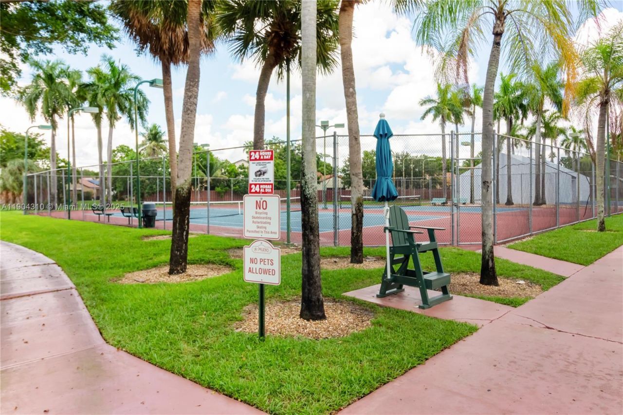 17230 NW 64th Ave, Unit -, Miami Lakes, FL 33015 Photo