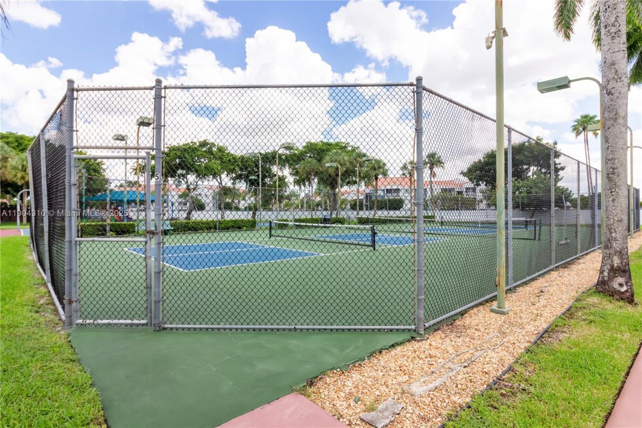 17230 NW 64th Ave, Unit -, Miami Lakes, FL 33015 Photo