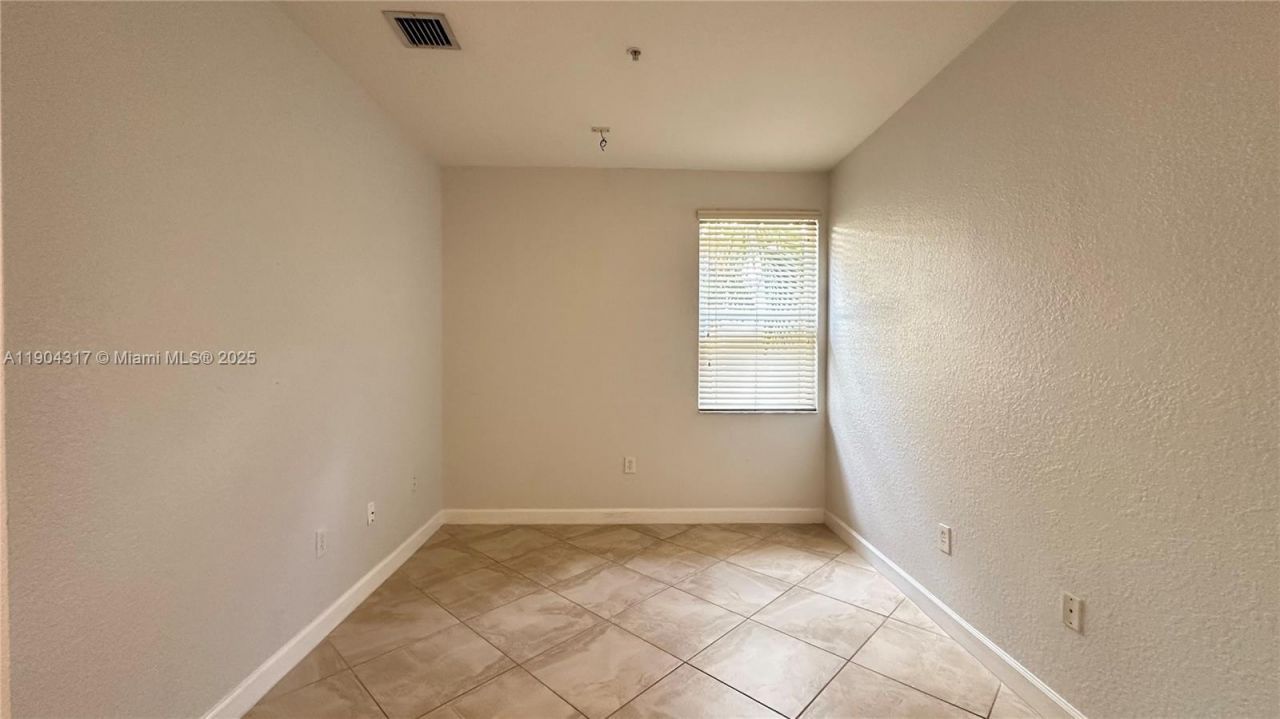 110 Jacaranda Country Club Dr, Unit 205, Plantation, FL 33324 Photo