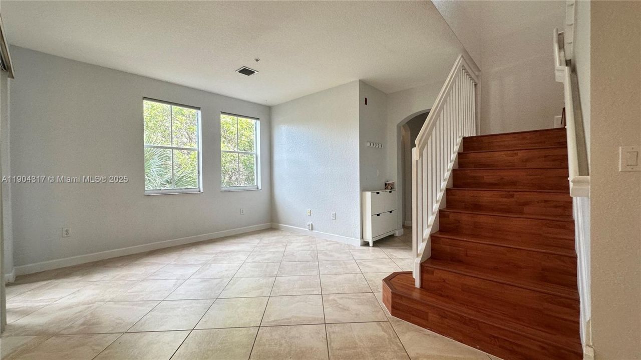 110 Jacaranda Country Club Dr, Unit 205, Plantation, FL 33324 Photo