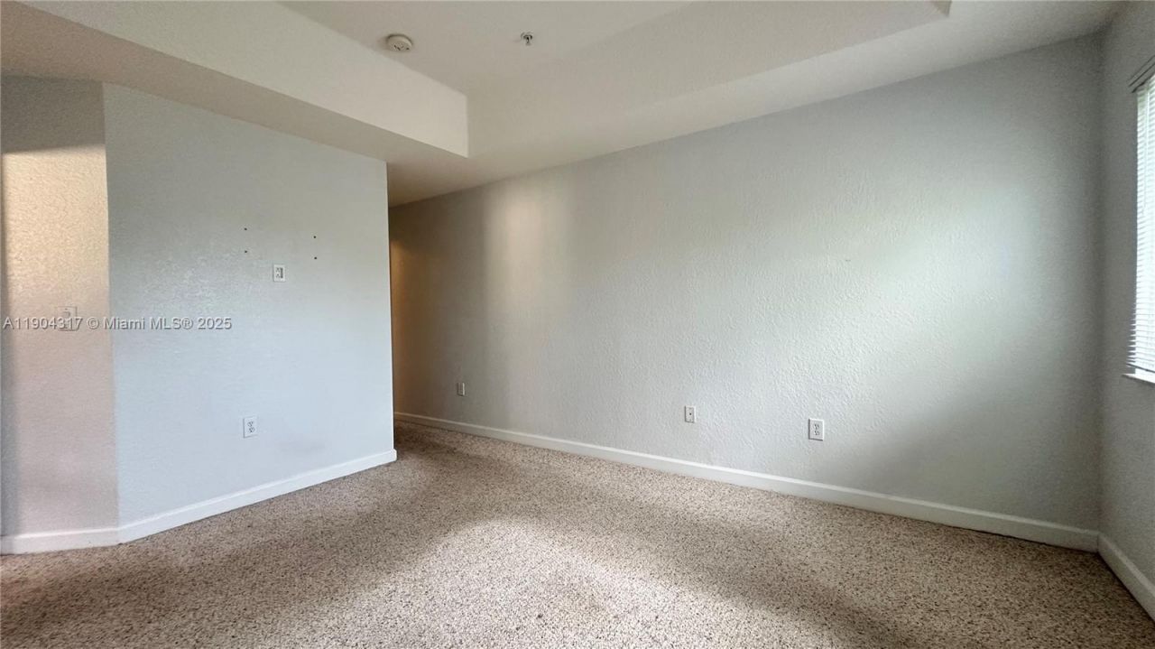 110 Jacaranda Country Club Dr, Unit 205, Plantation, FL 33324 Photo