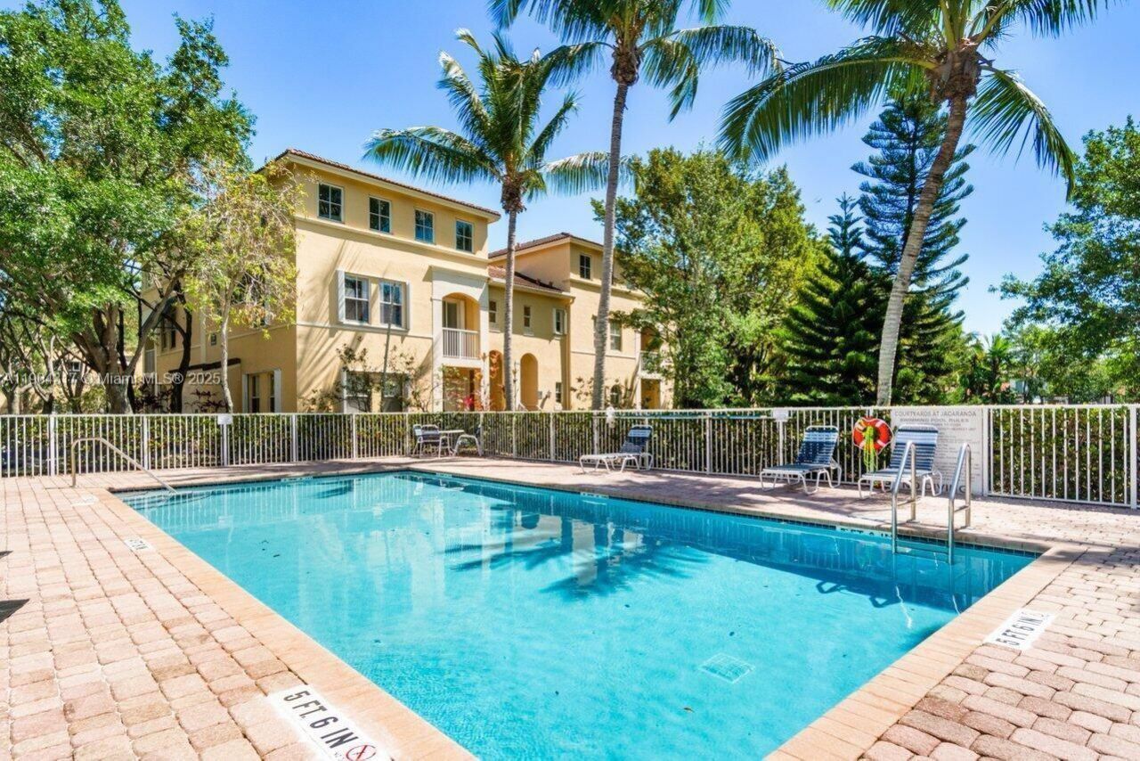 110 Jacaranda Country Club Dr, Unit 205, Plantation, FL 33324 Photo