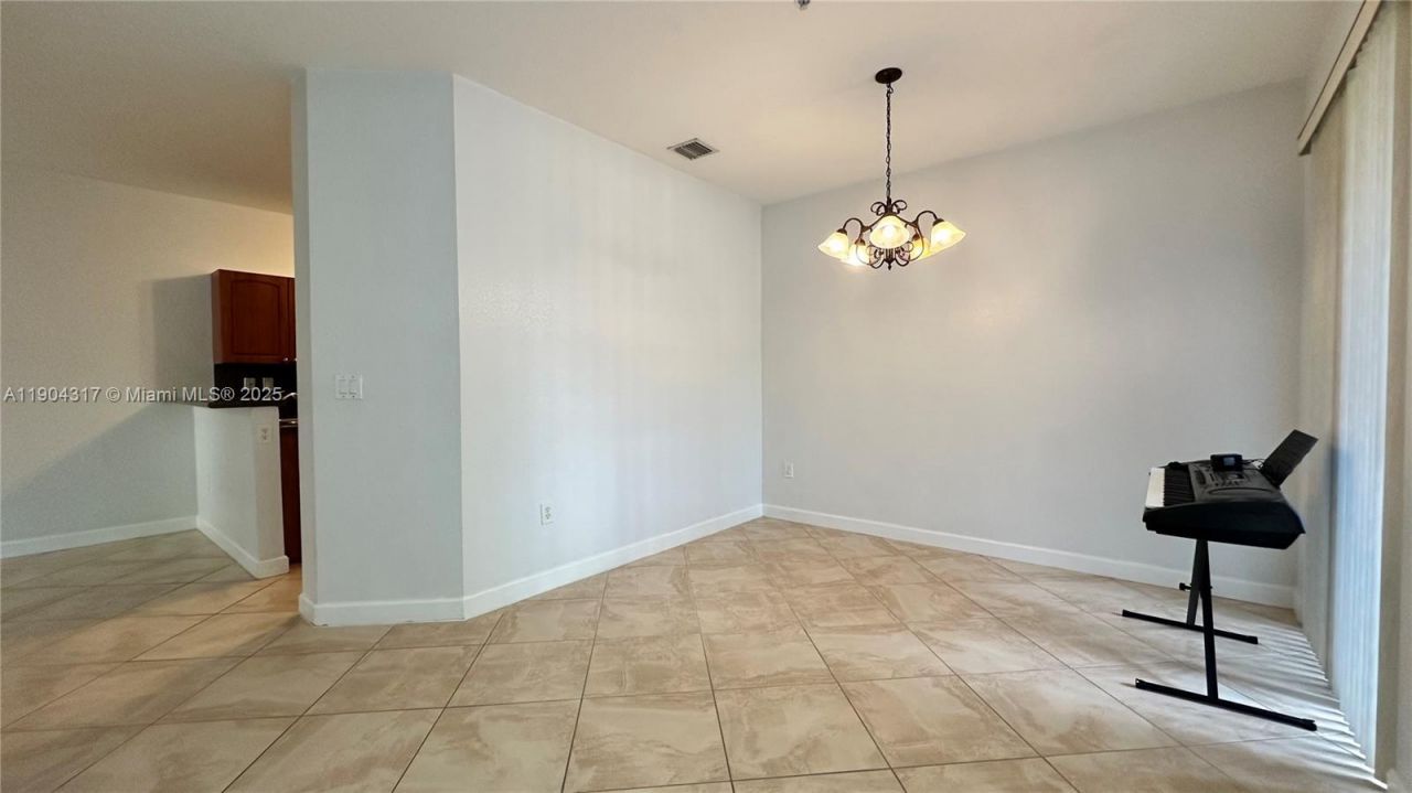 110 Jacaranda Country Club Dr, Unit 205, Plantation, FL 33324 Photo