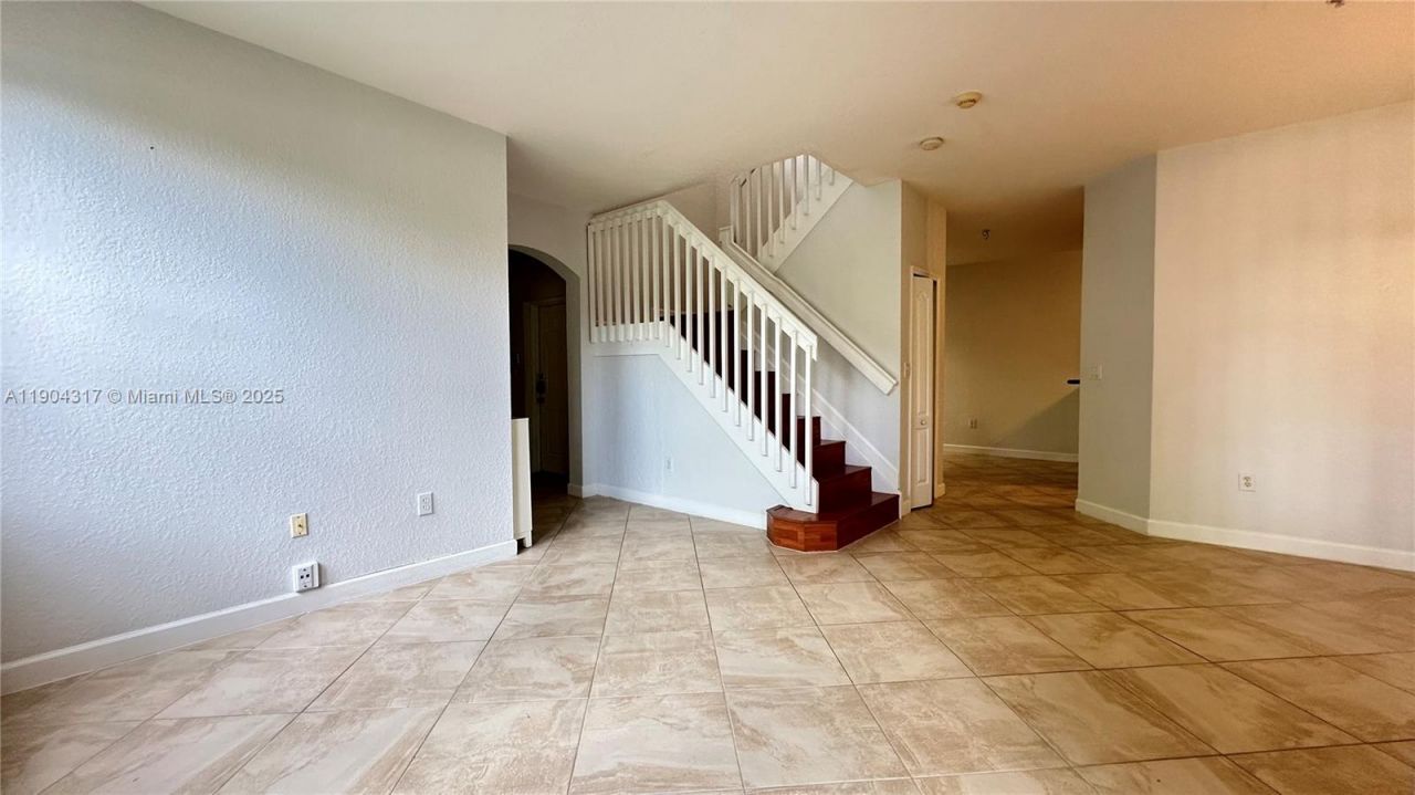 110 Jacaranda Country Club Dr, Unit 205, Plantation, FL 33324 Photo