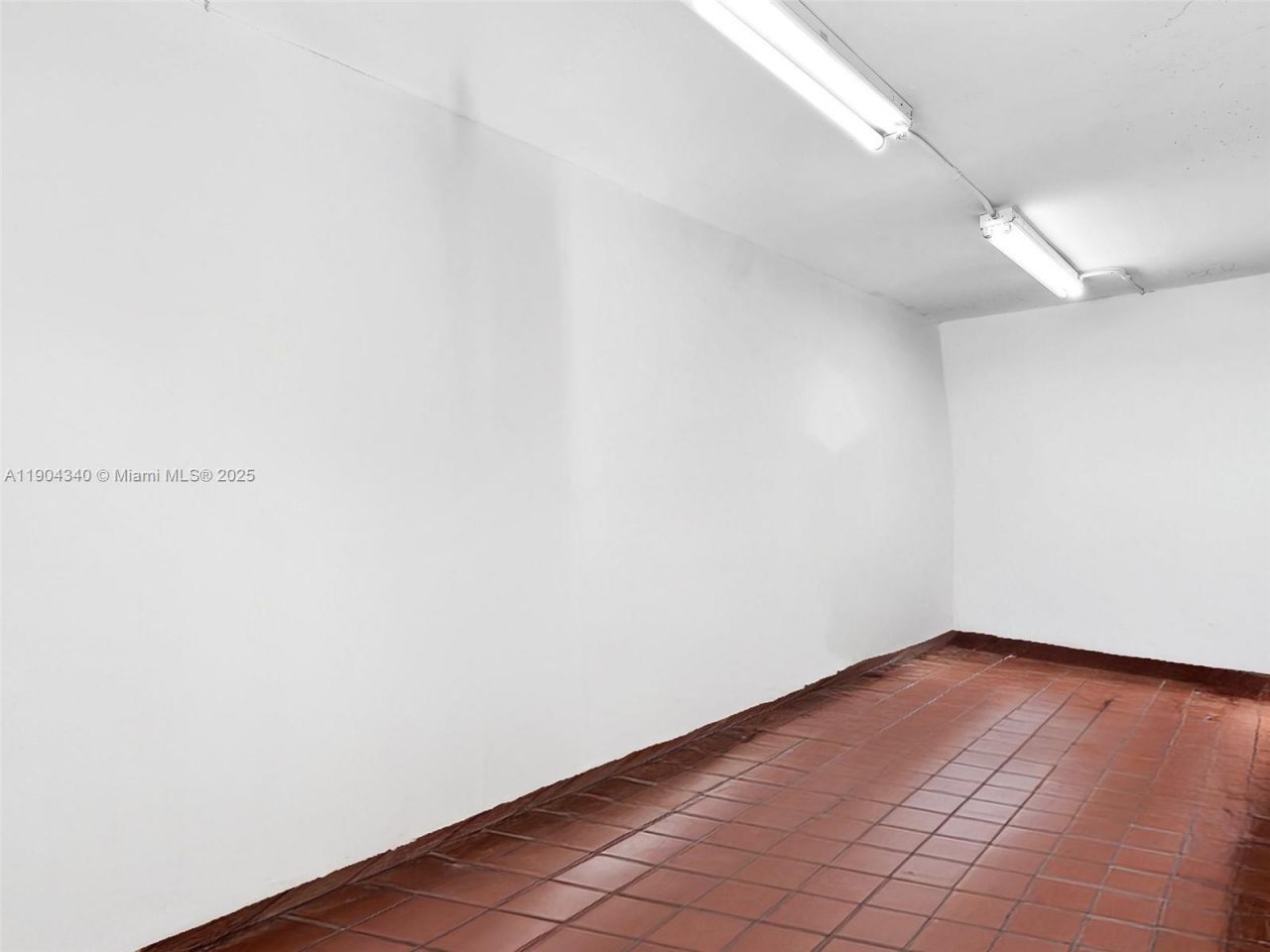 2112 NW 36th St, Miami, FL 33142 Photo