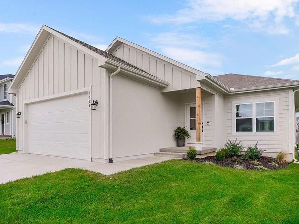 1128 S 12th Terrace, Louisburg, KS 66053