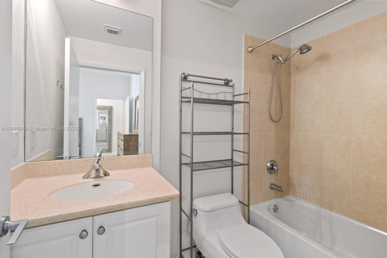 3340 NE 190th St, Unit 405, Aventura, FL 33180 Photo