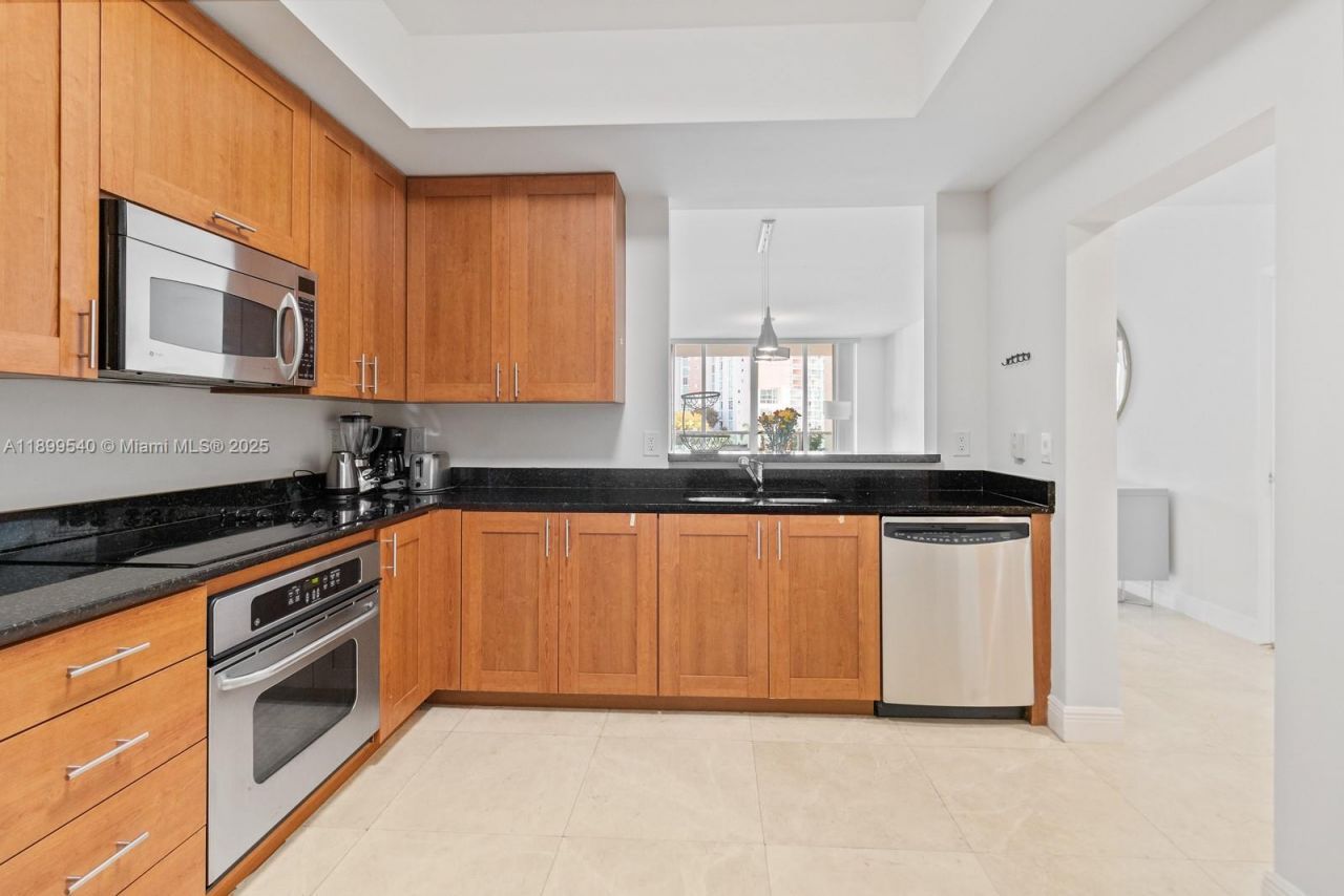 3340 NE 190th St, Unit 405, Aventura, FL 33180 Photo