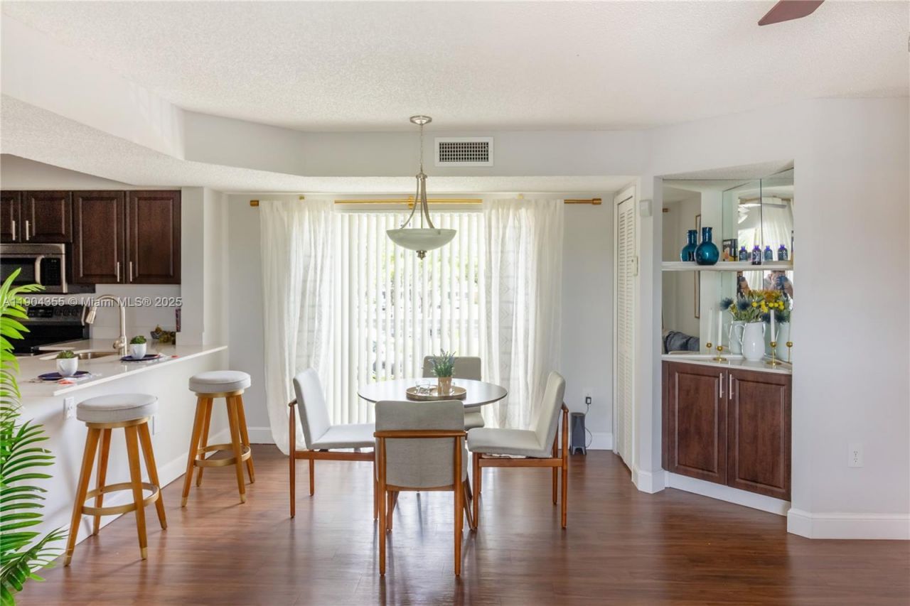 17230 NW 64th Ave, Unit ., Miami Lakes, FL 33015 Photo