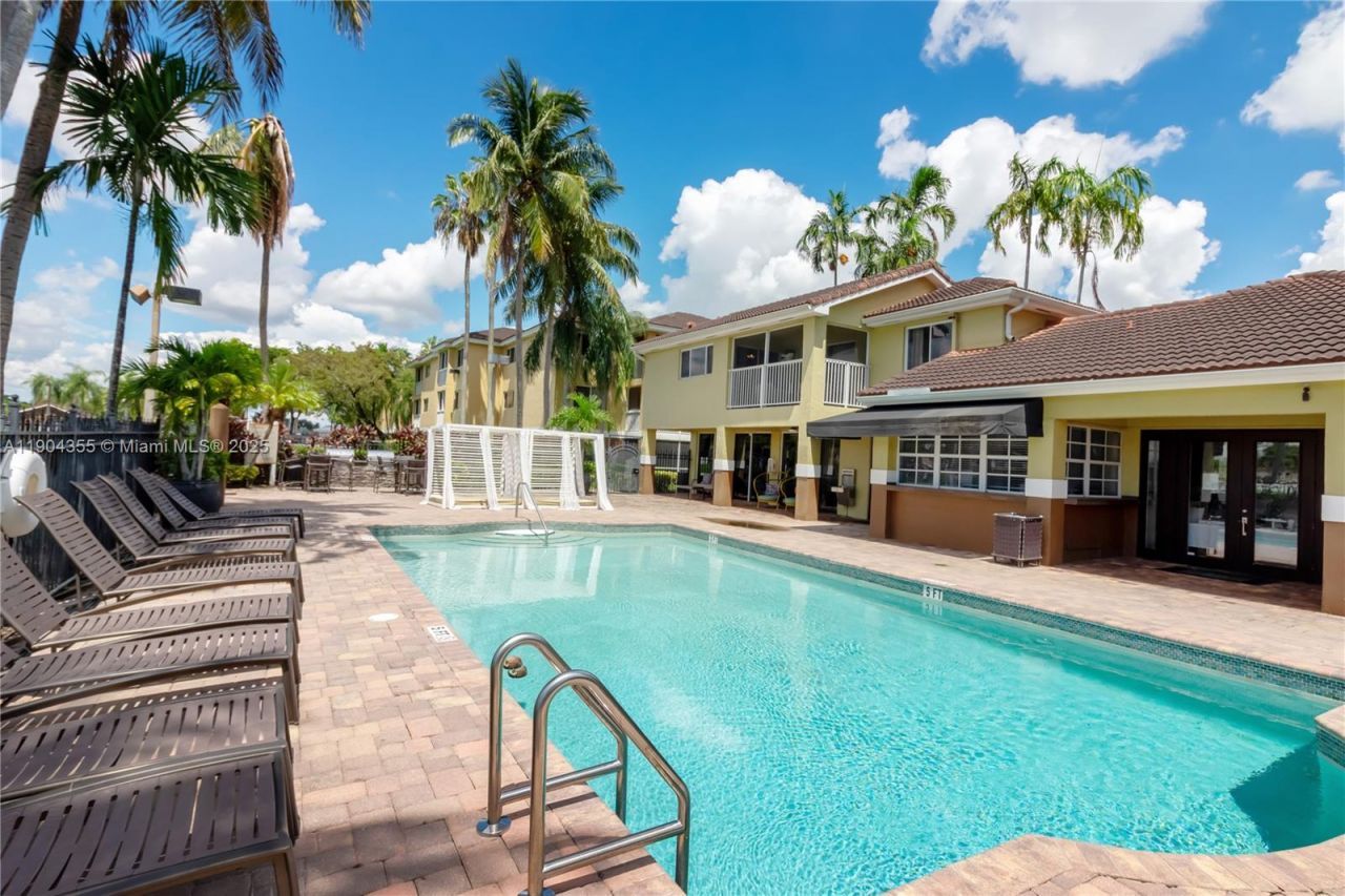 17230 NW 64th Ave, Unit ., Miami Lakes, FL 33015 Photo