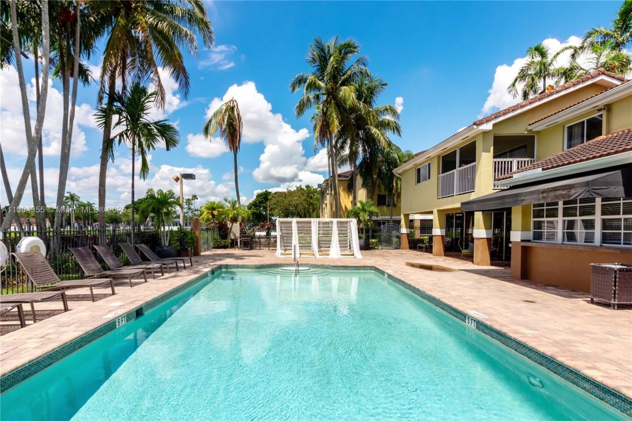 17230 NW 64th Ave, Unit ., Miami Lakes, FL 33015 Photo