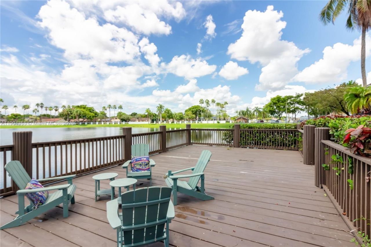 17230 NW 64th Ave, Unit ., Miami Lakes, FL 33015 Photo