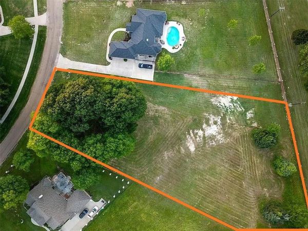 107 Cape Shore Drive , Mabank, TX 75143