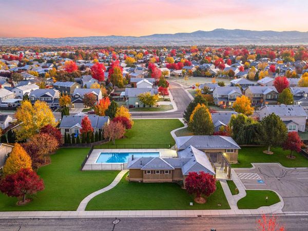 37 E Ensenada Dr, Meridian, ID 83646