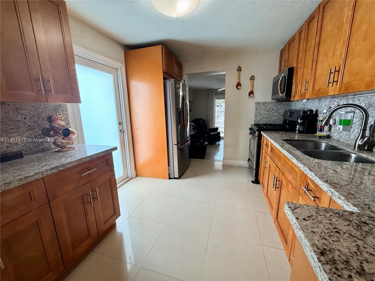 1041 E 19th St, Hialeah, FL 33013 Photo