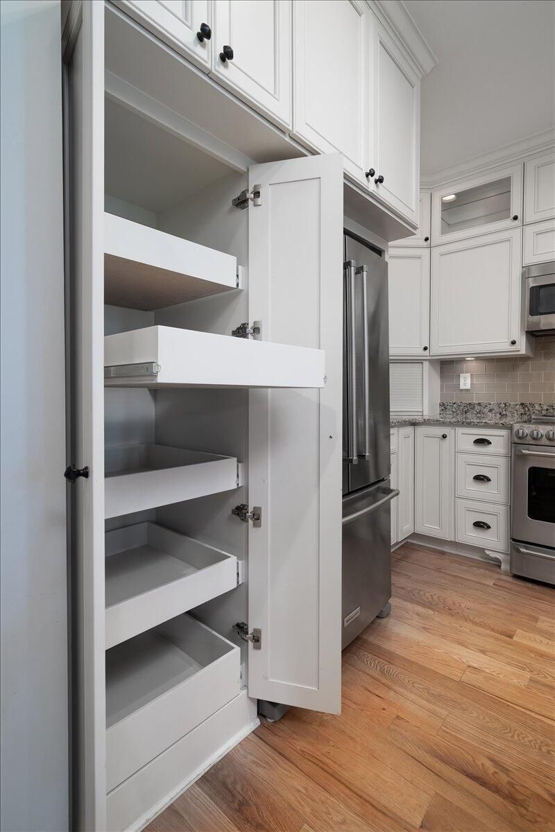 1904 English Ivy Court Photo 14