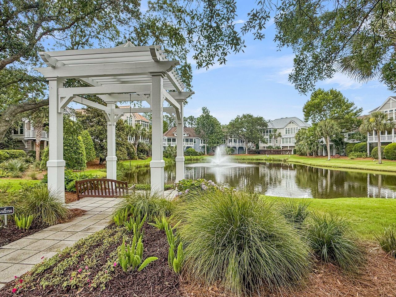 1904 English Ivy Court Photo 31