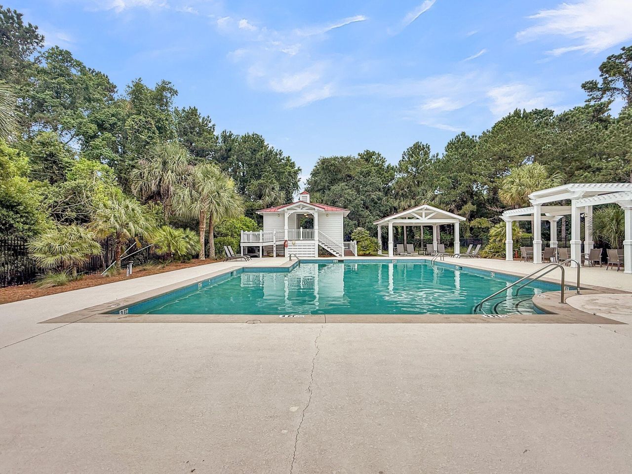 1904 English Ivy Court Photo 35